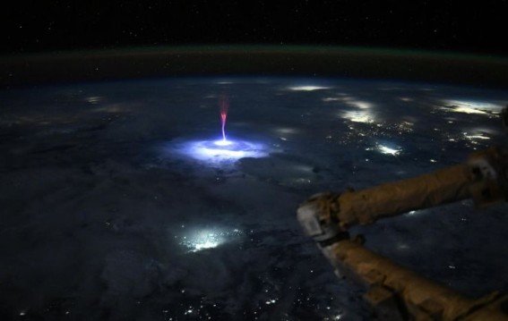 NASA Astronaut Witness Rare Sprite Lightning Phenomenon from Space Over US and Mexico